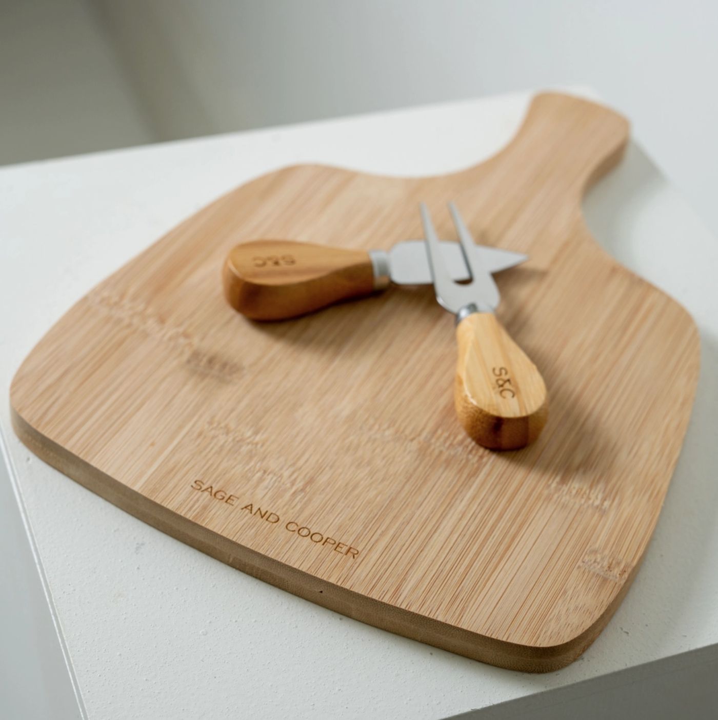 Artis Cheeseboard &amp; Knife Set