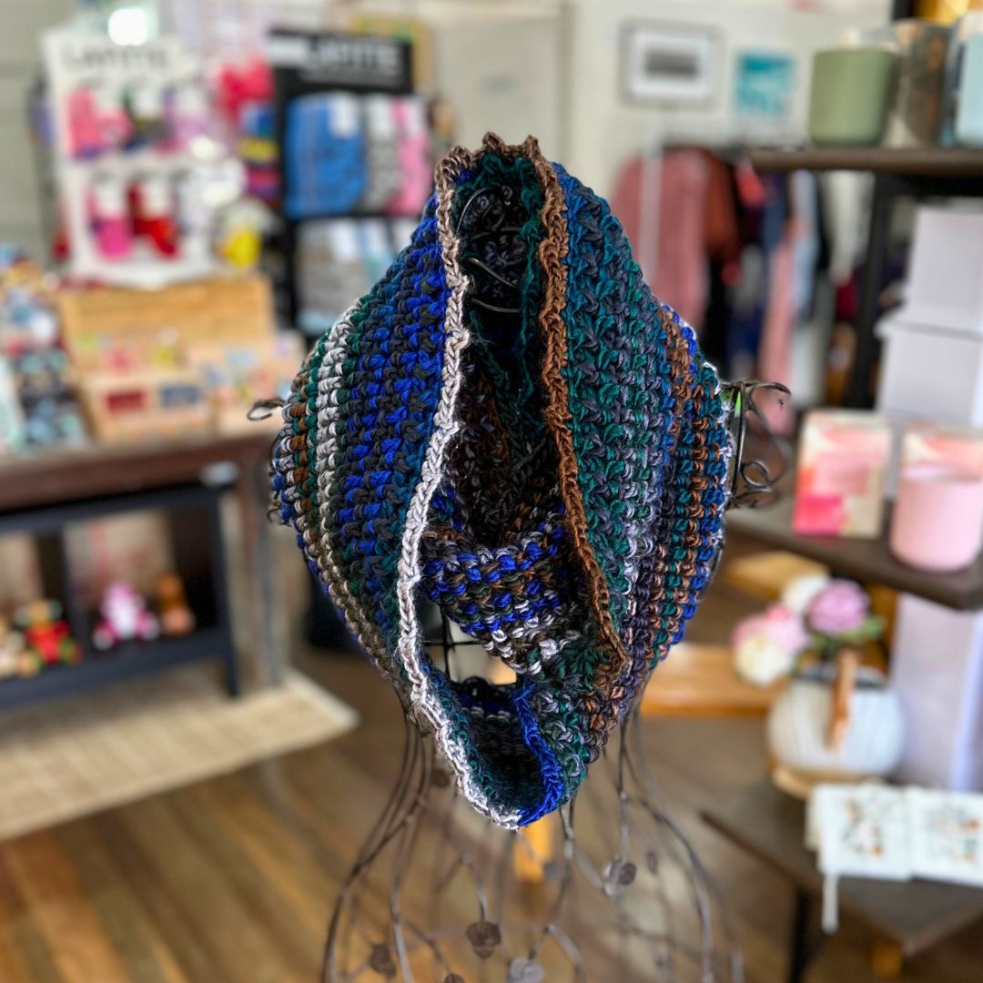 Winter Lake - Cosy Cowl