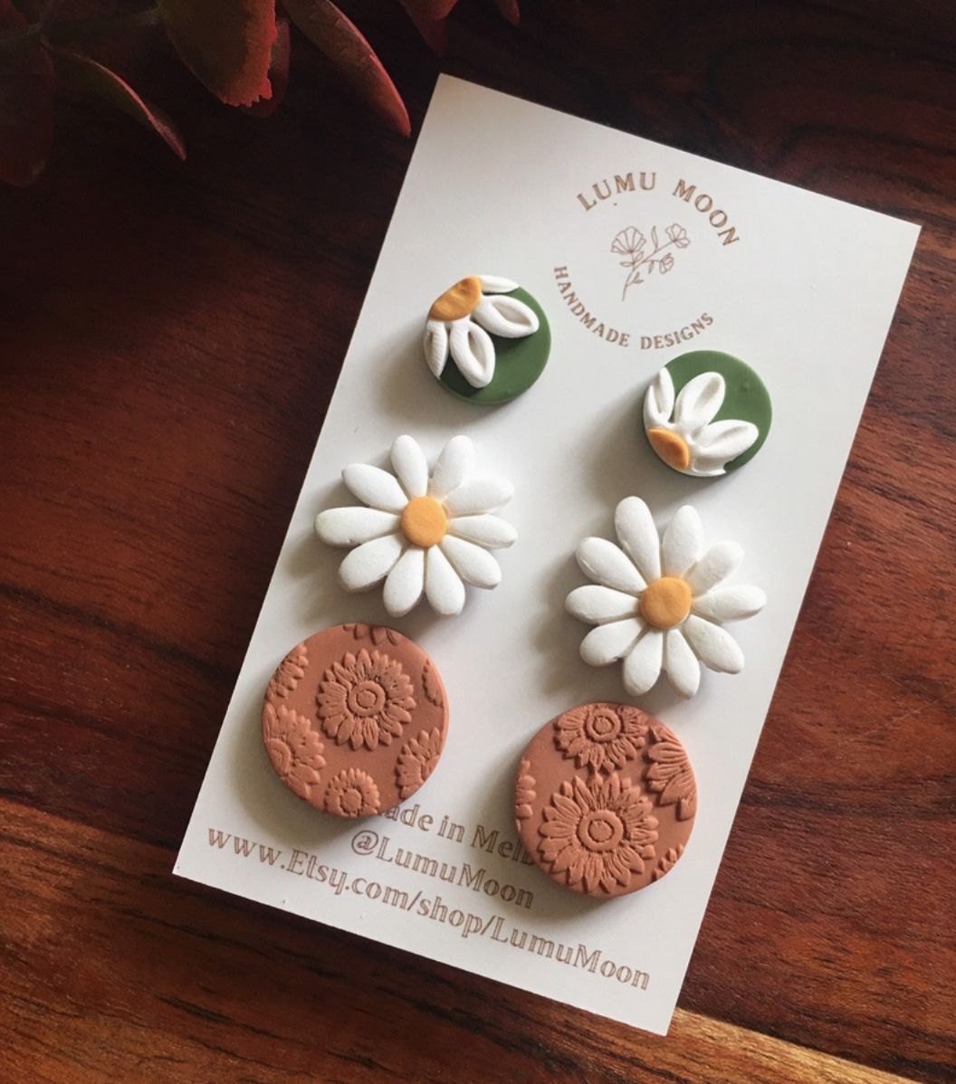 The Daisy Statement Stud Pack