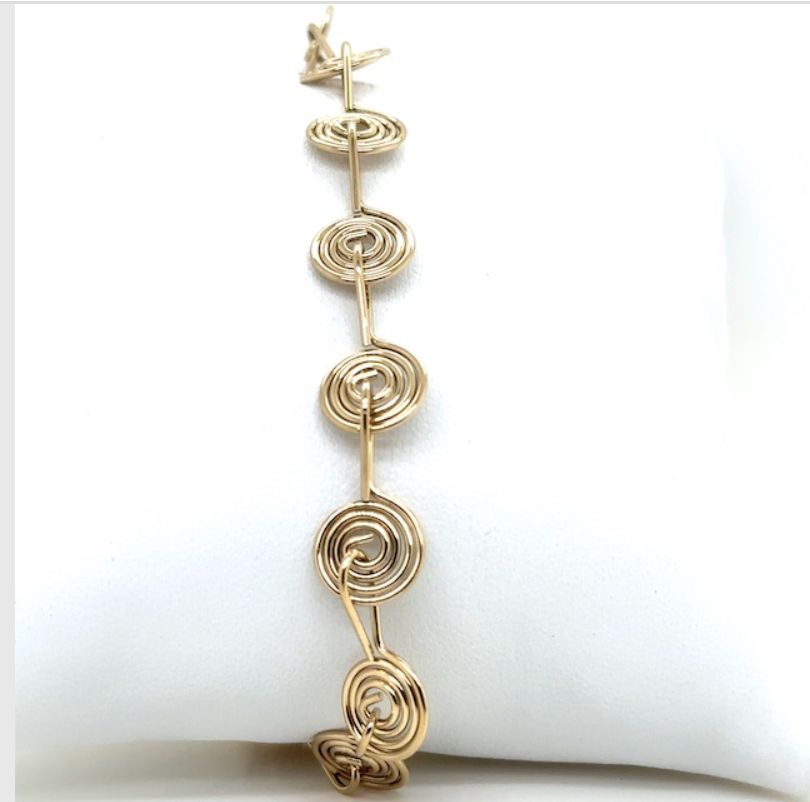 Vogue Gold Spiral Bracelet