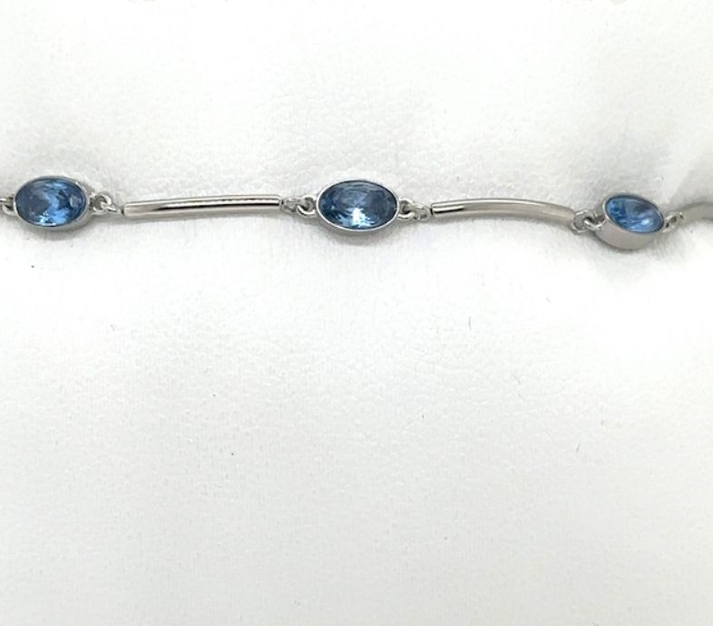 Vogue Oval Blue &amp; Silver Bracelet