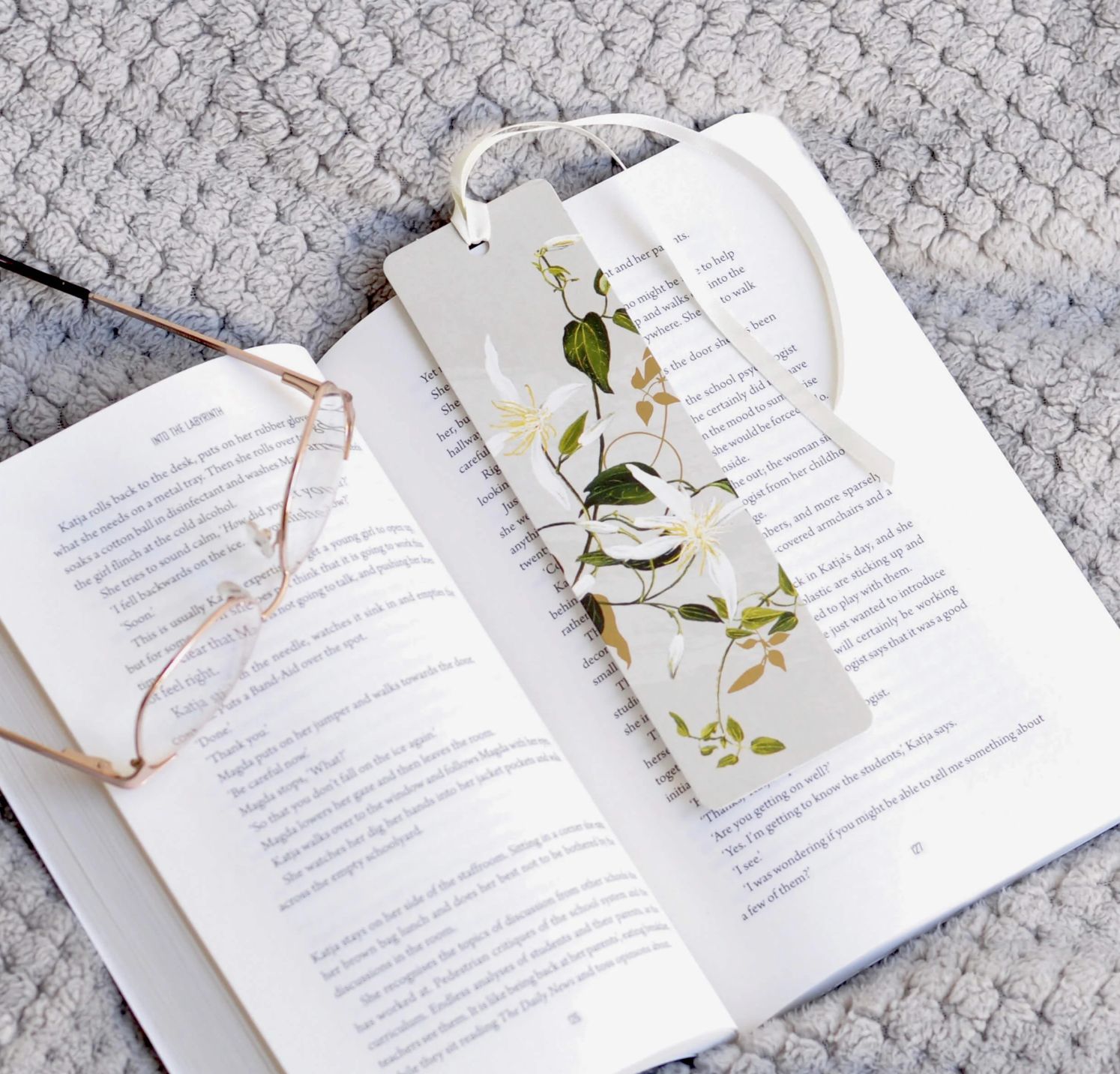 White Collection Bookmark - Clematis