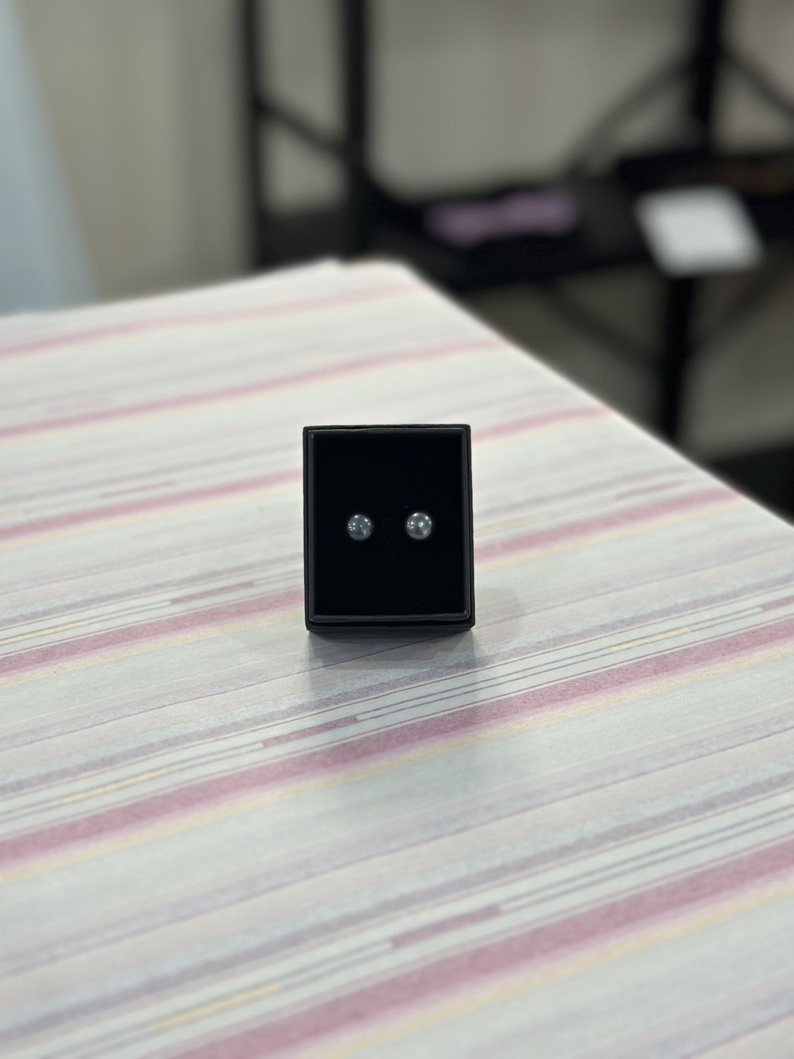 Pearl Button Studs (blue/black)