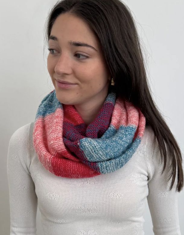 Thick Knitted Snood, Color: Red