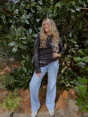 CARE FP HONEY B CREW NECK - BLACK