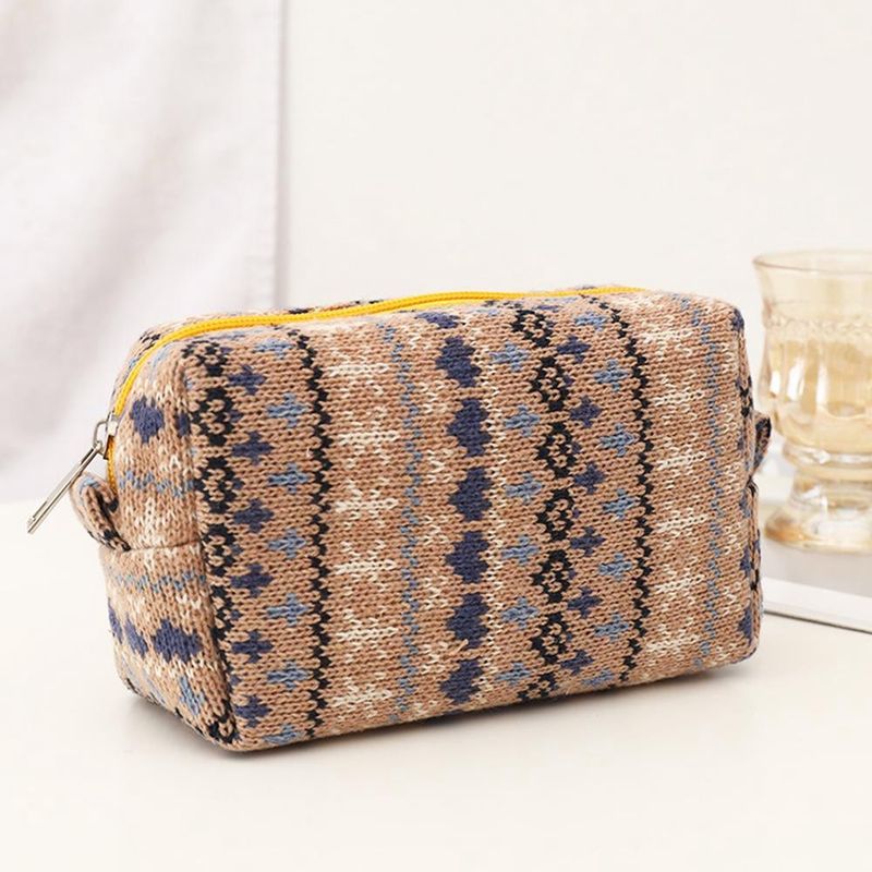 NORDIC MAKEUP BAG - BROWN