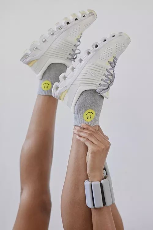 MOVEMENT SMILING ANKLE SOCKS - GREY/YELLOW