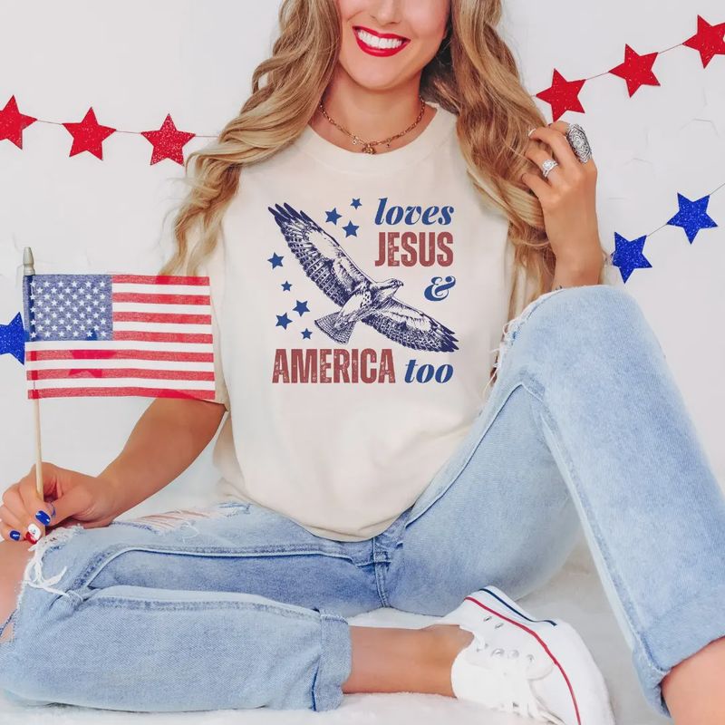 LOVES AMERICA TEE - IVORY