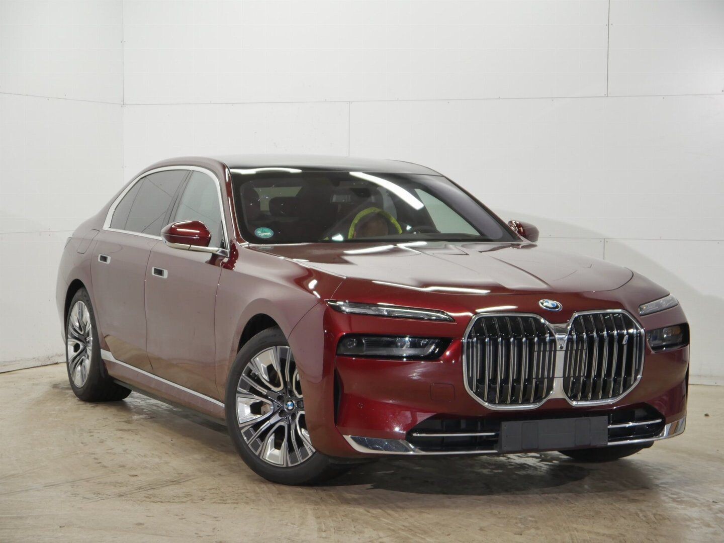 BMW i7 60 xDrive eDrive (LHD) RED METALLIC 09/2022