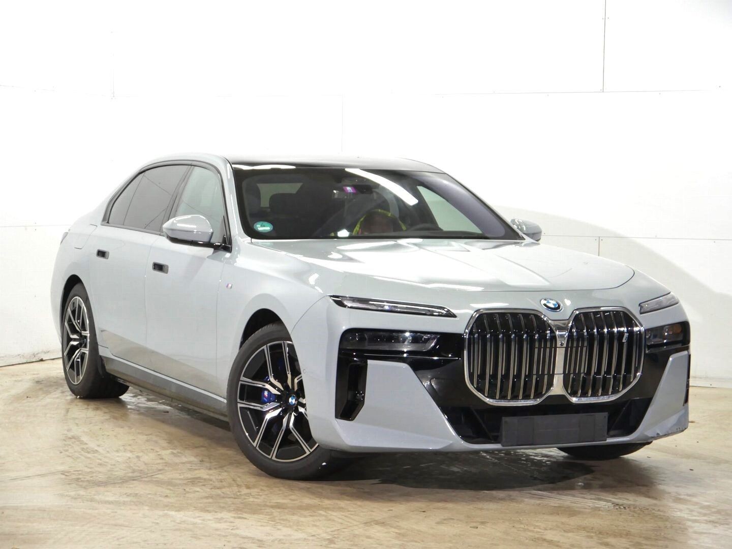 BMW i7 60 xDrive eDrive (LHD) BROOKLYN GREY METALLIC 09/2022