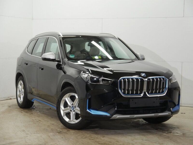 BMW iX 1 xDrive 30 SAPPHIRE BLACK METALLIC (LHD) 02/2023
