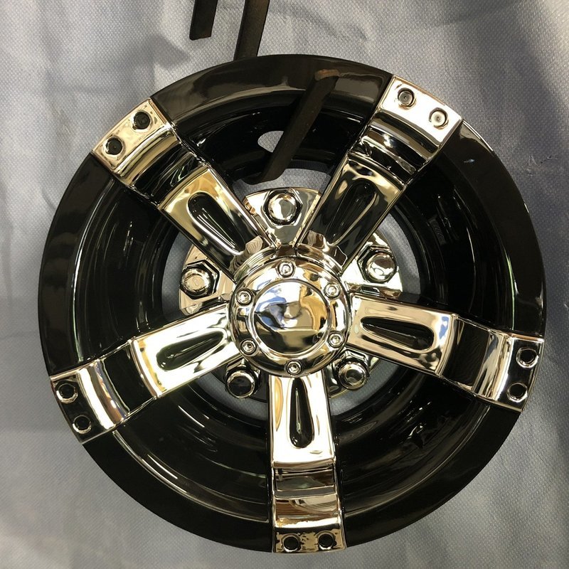 Cap de  roue 8 Cap de  roue 8" noir et chrome