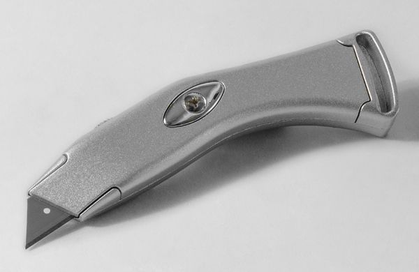 CUTTER "MAXI" SUPERPROFESSIONALE IN ACCIAIO A LAMA TRAPEZOIDALE RETRATTILE