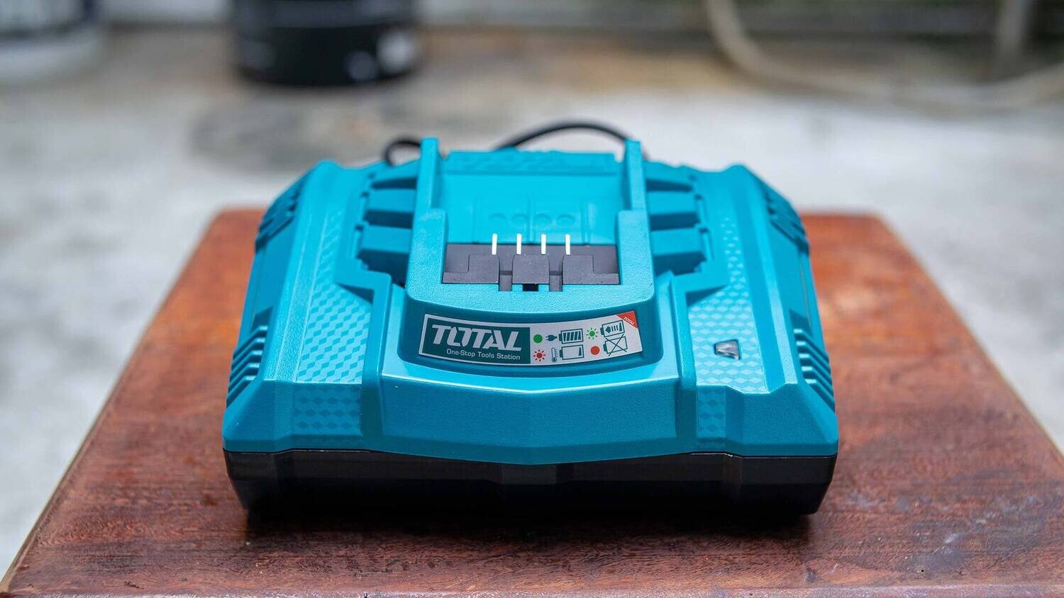 Caricabatteria rapido - 4Ah - 20V