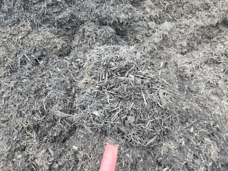 Black Colorized Hardwood Mulch 1 Yard