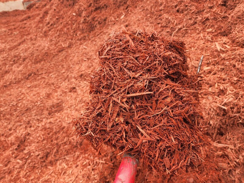 Red Colorized Hardwood Mulch 1 Yard