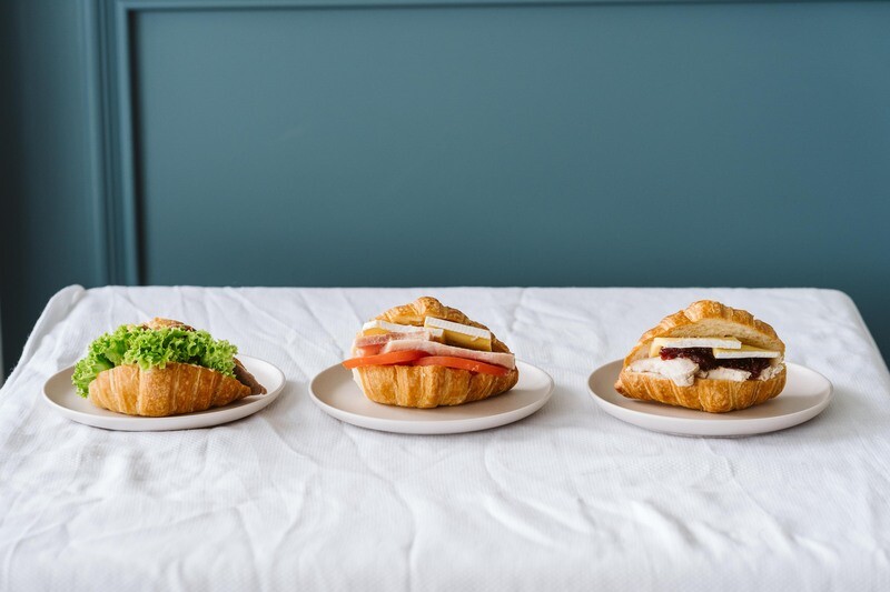 Large Croissant: Ham, Chicken or Bacon