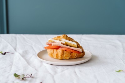 Mini Croissant: Honey Glazed Ham, Cheese & Tomato