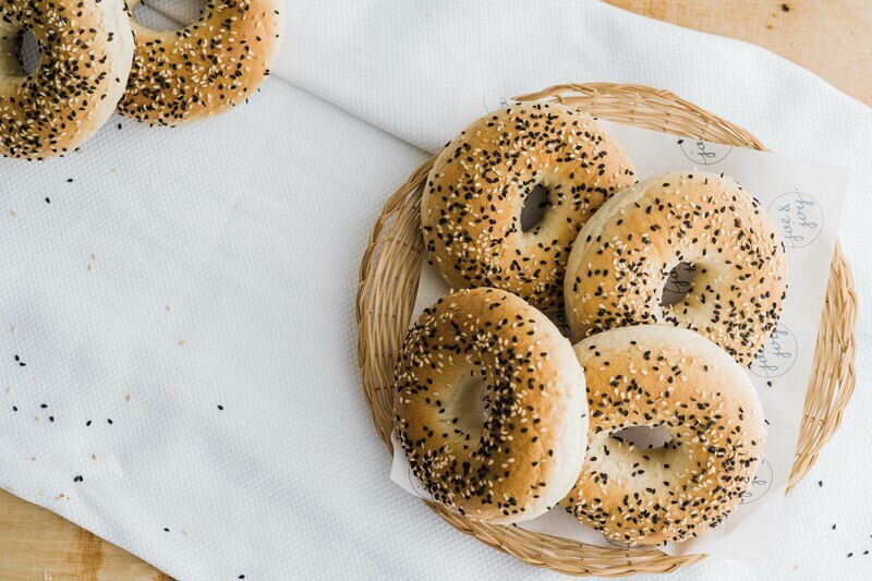Black and White Sesame Seed Bagel  4 Pack