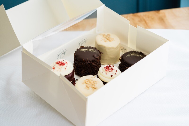 Mini Cakes Box
