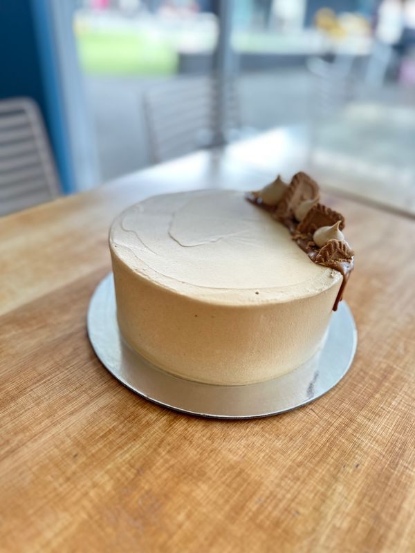 Biscoff White Chocolate Vanilla Cake