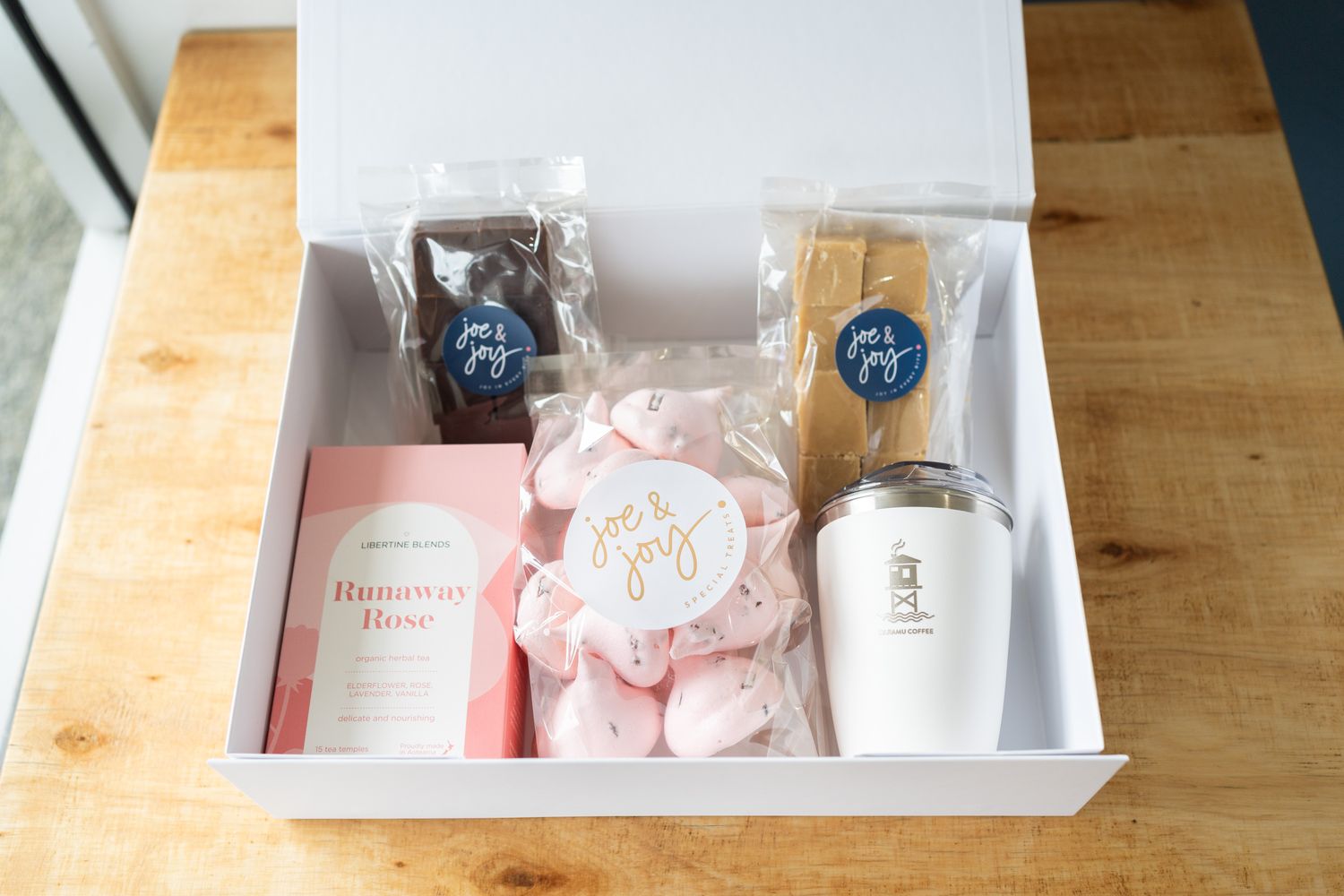 Organic Tea &amp; Keep Cup Gift Box
