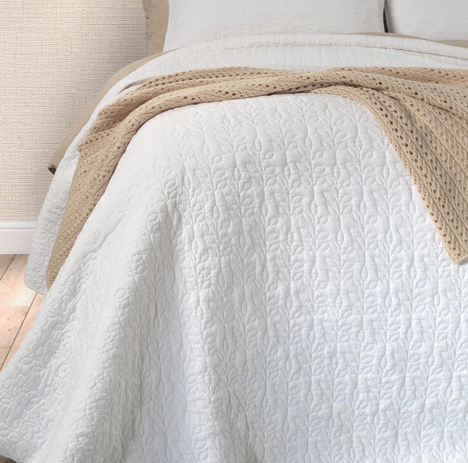 Foliage Queen Quilt