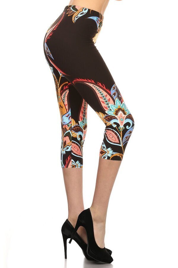 Paisley Floral Pattern Printed Lined Knit Capri Legging With Elastic Waistband.