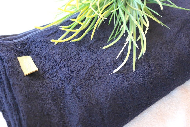 EVERYDAY SALE. Nandina Bath Towels. Size: 33&quot; x 60&quot;.