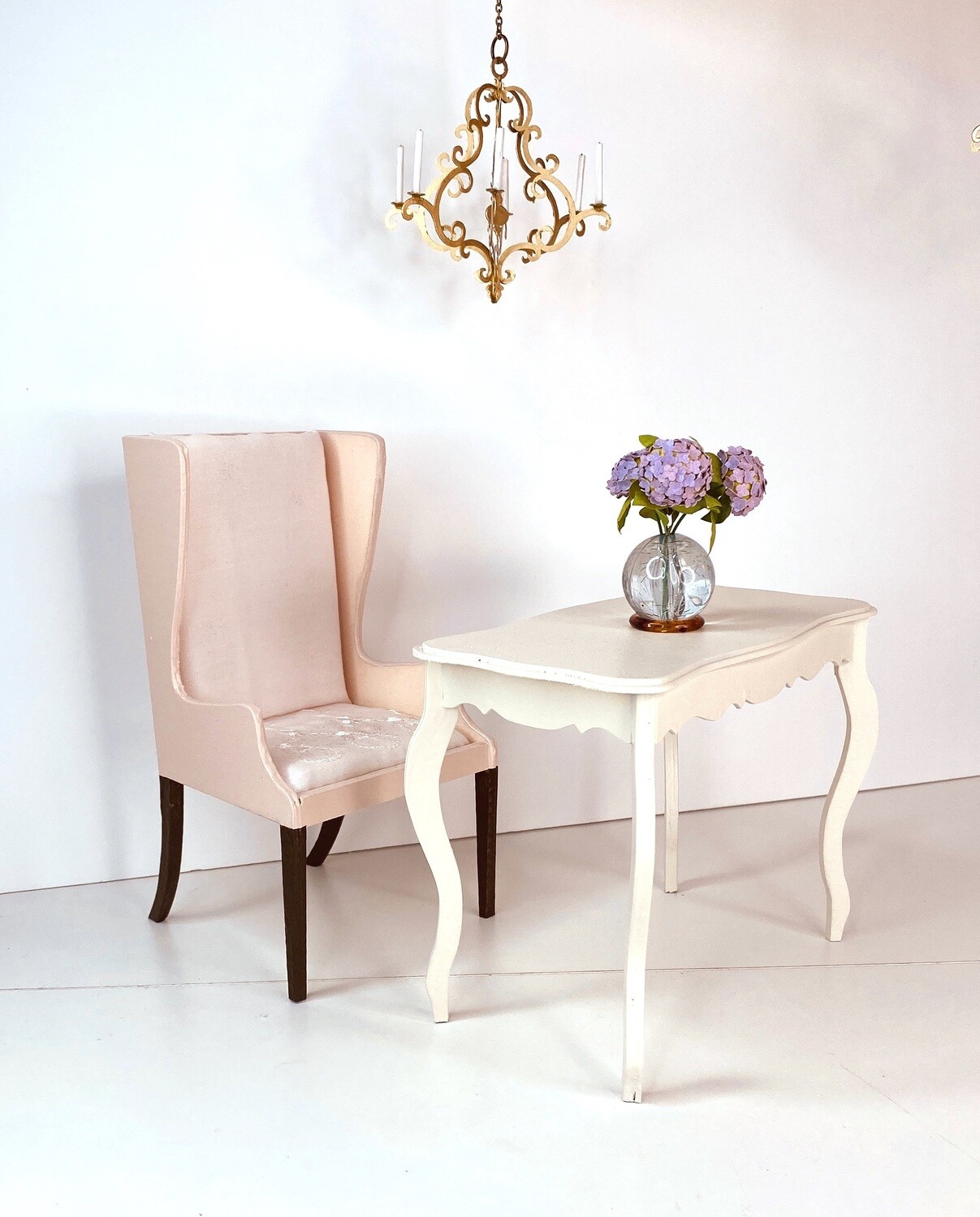 Classic Ladies&#39; Designer-Style Wing Chair – 1/12 scale DIY Kit