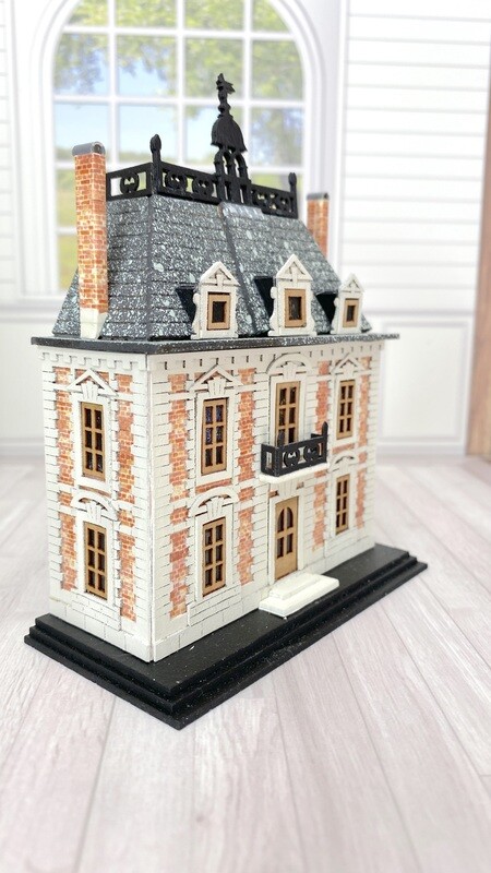 Petite Chateau Dolls&#39; Dollhouse– 1/144 scale