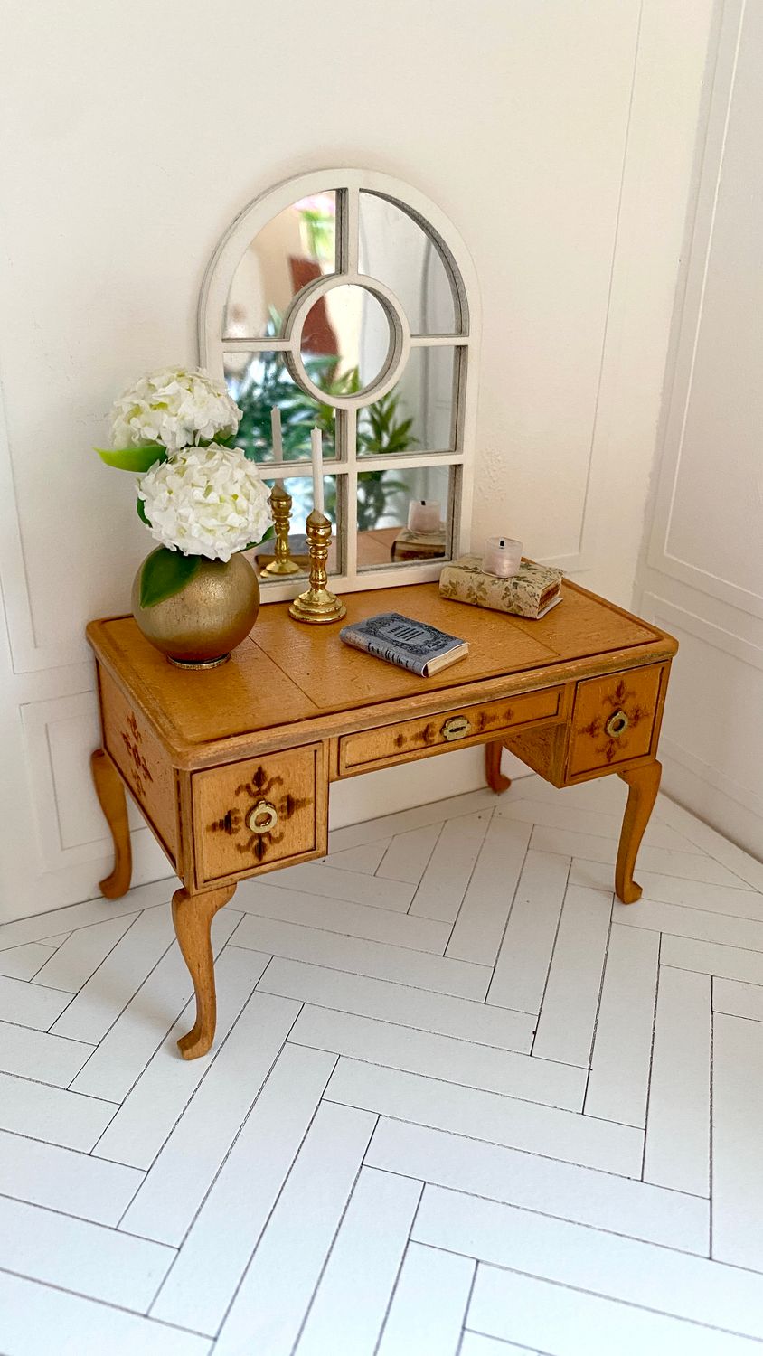 Antique Provençal Desk – 1-12 scale dollhouse DIY kit – French Style