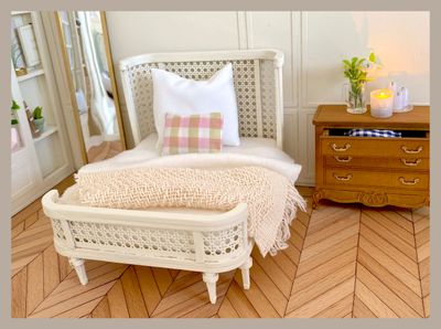 💠 1:12 Scale Model Kits