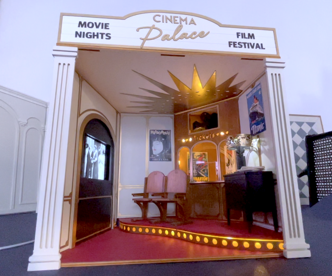 The Movie Theatre Cinema Palace Roombox – DIY kit – 1/12 scale