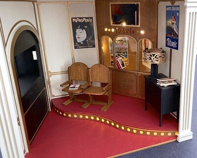 The Movie Theatre Cinema Palace Roombox – DIY kit – 1/12 scale