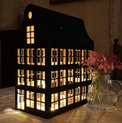 Hanseatic Miniature House Lantern –  unpainted kit with LED lights