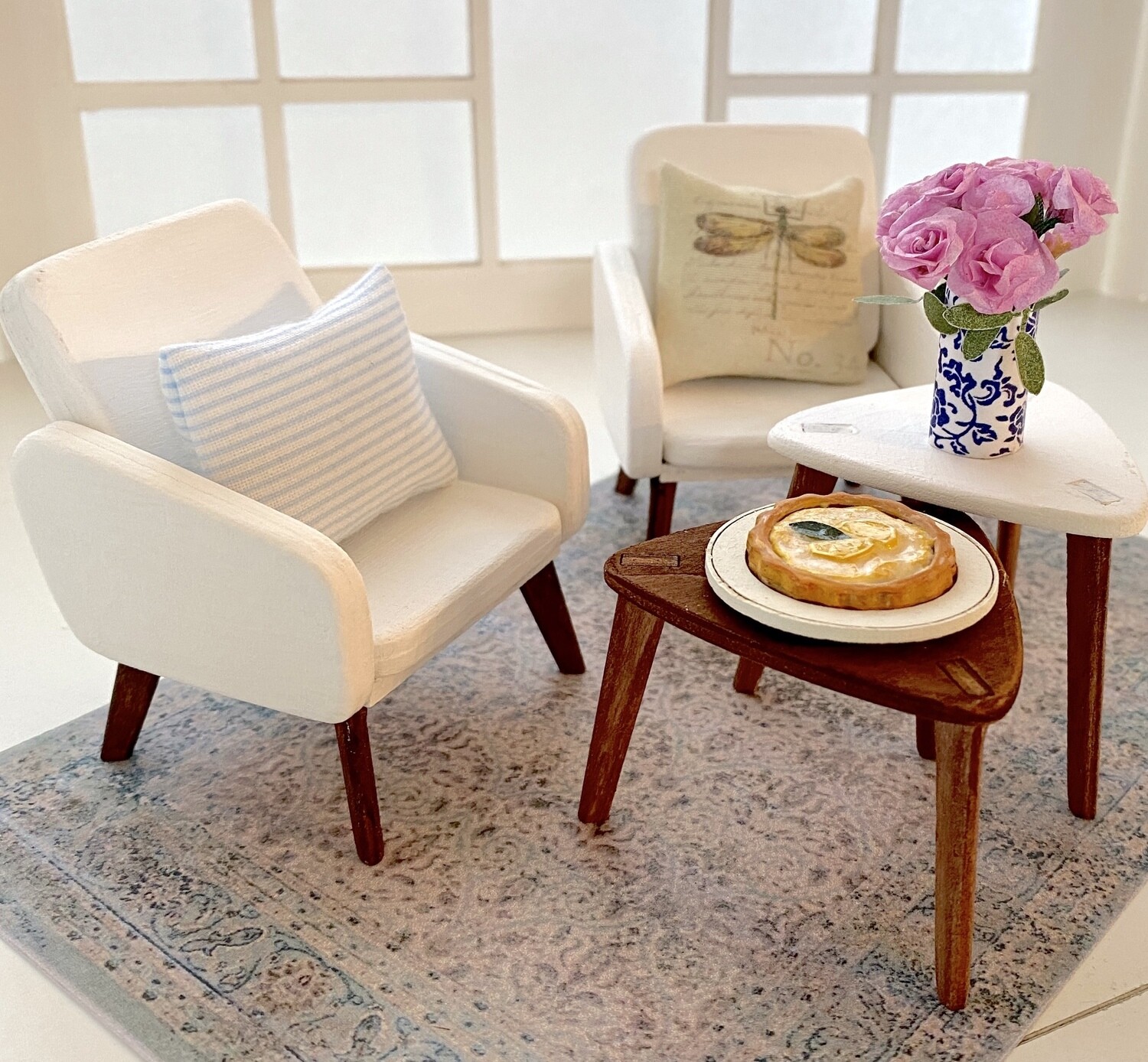 Retro Chair + Table kit – 1/12 scale dollhouse diorama miniature DIY Kit