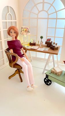 Vintage Office Chair – 1/6 scale miniature DIY Kit - Dollhouse Furniture