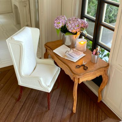 Ladies Wing Chair – 1/12 scale DIY Kit