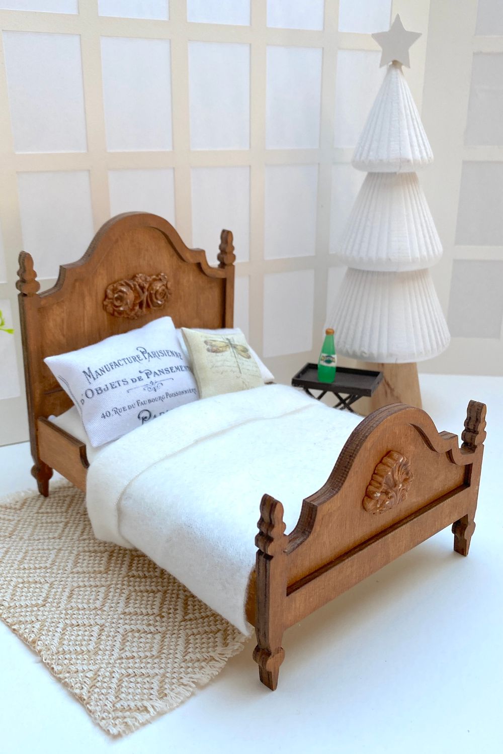 Romantic Dollhouse Bed – 1/12 scale miniature DIY-Kit