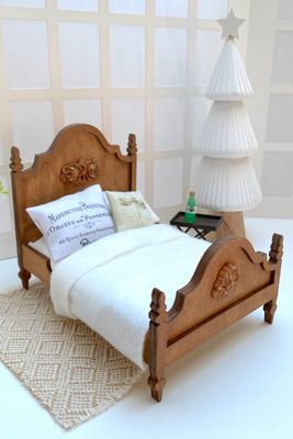 Romantic Dollhouse Bed – 1/12 scale miniature DIY-Kit