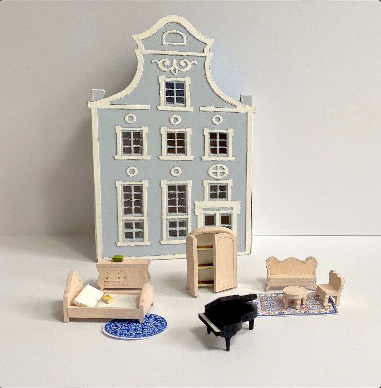 Furniture-Set for Patrician Residence or other Micro-Dollhouses – 1/144 scale