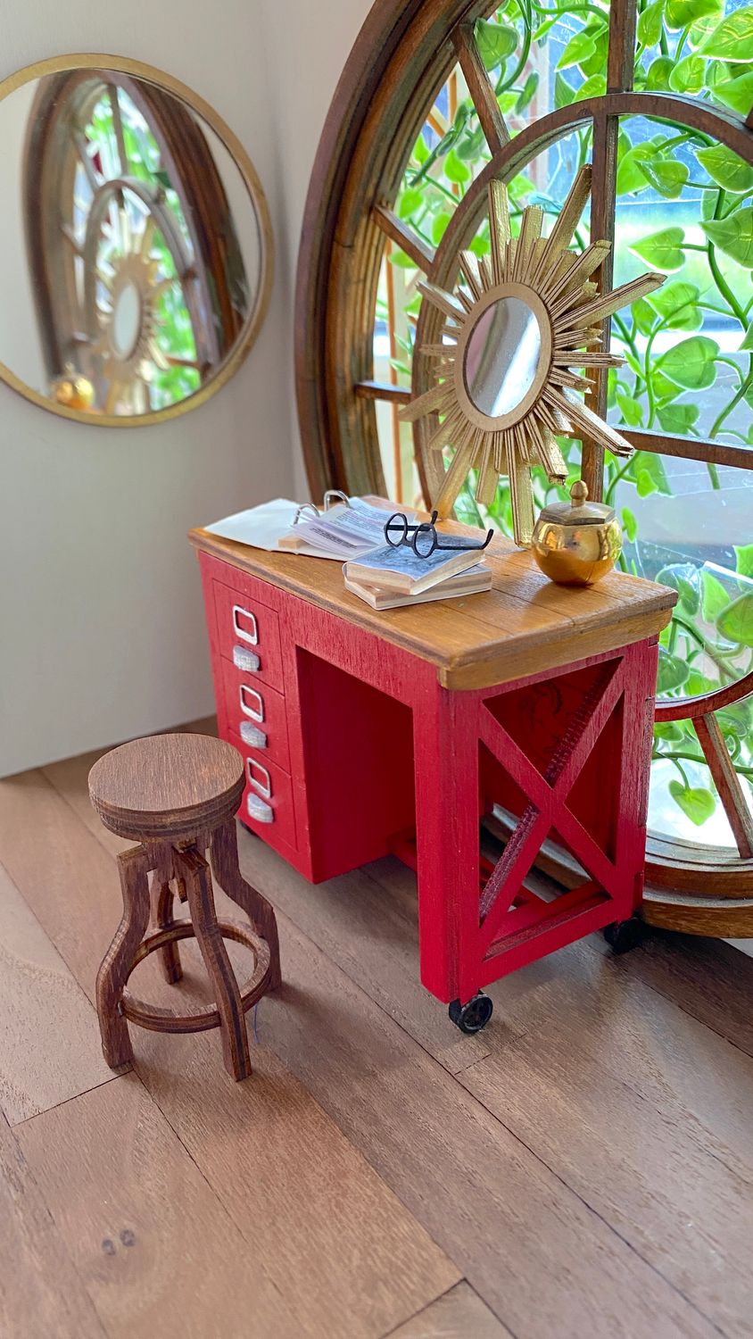 Antique Craftsman Workshop Desk – 1:12 scale miniature DIY Kit