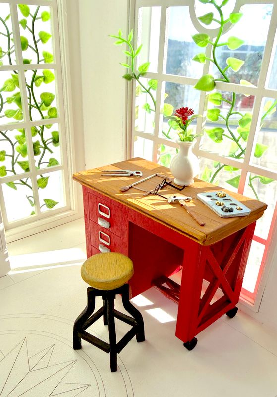 Antique Craftsman Workshop Desk – 1:12 scale miniature DIY Kit