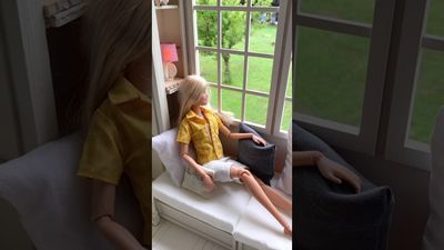 Window Seat Wall – Cozy Home Style – 1-6 scale DIY kit – Fashion Doll Diorama