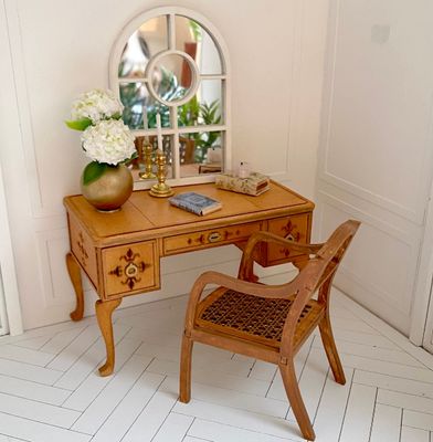 Claire Armchair – 1-12 scale dollhouse DIY kit