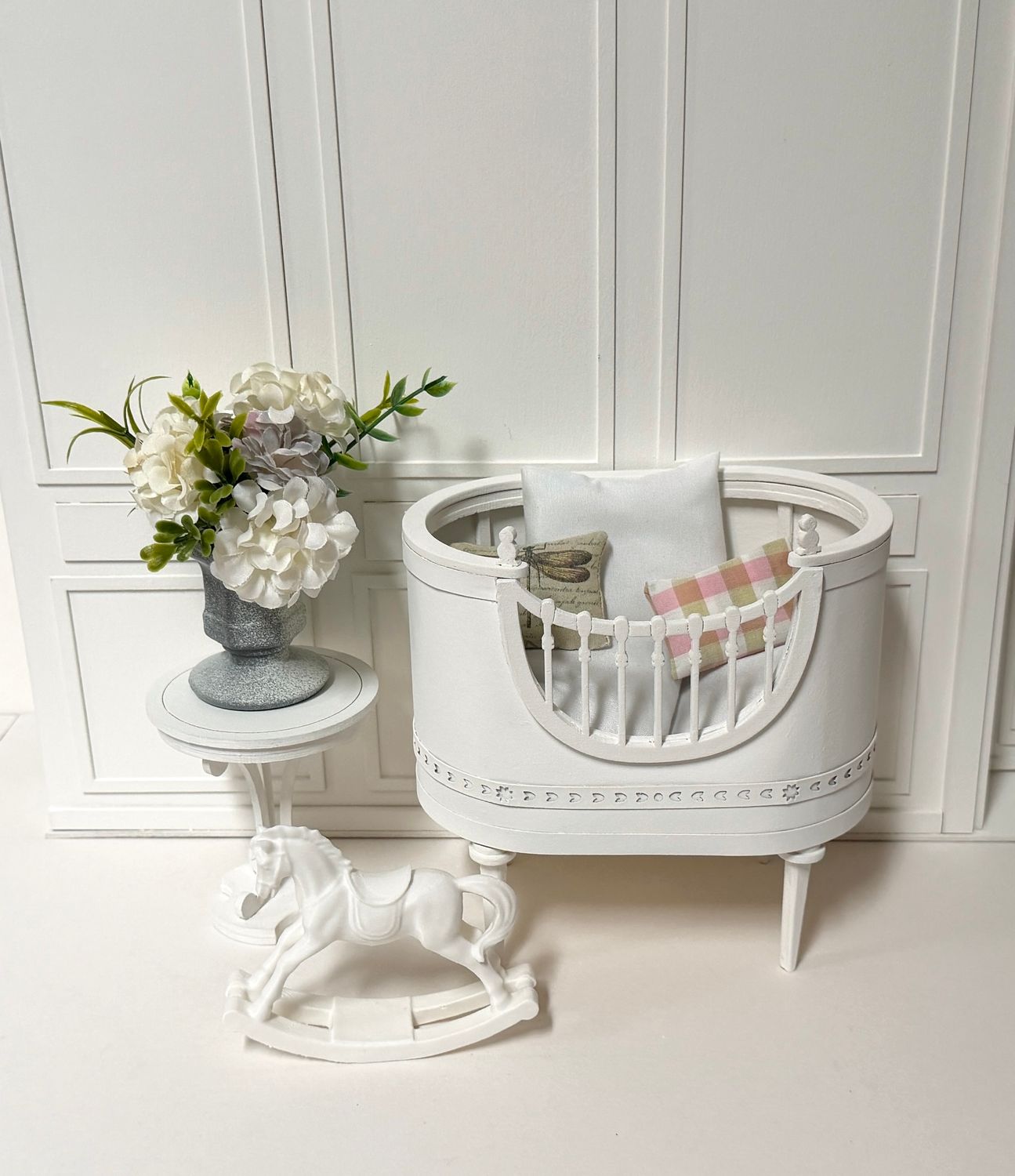 Oval Baby Crib DIY Kit | 1-6 scale Dollhouse Nursery Furniture with Fluted Legs