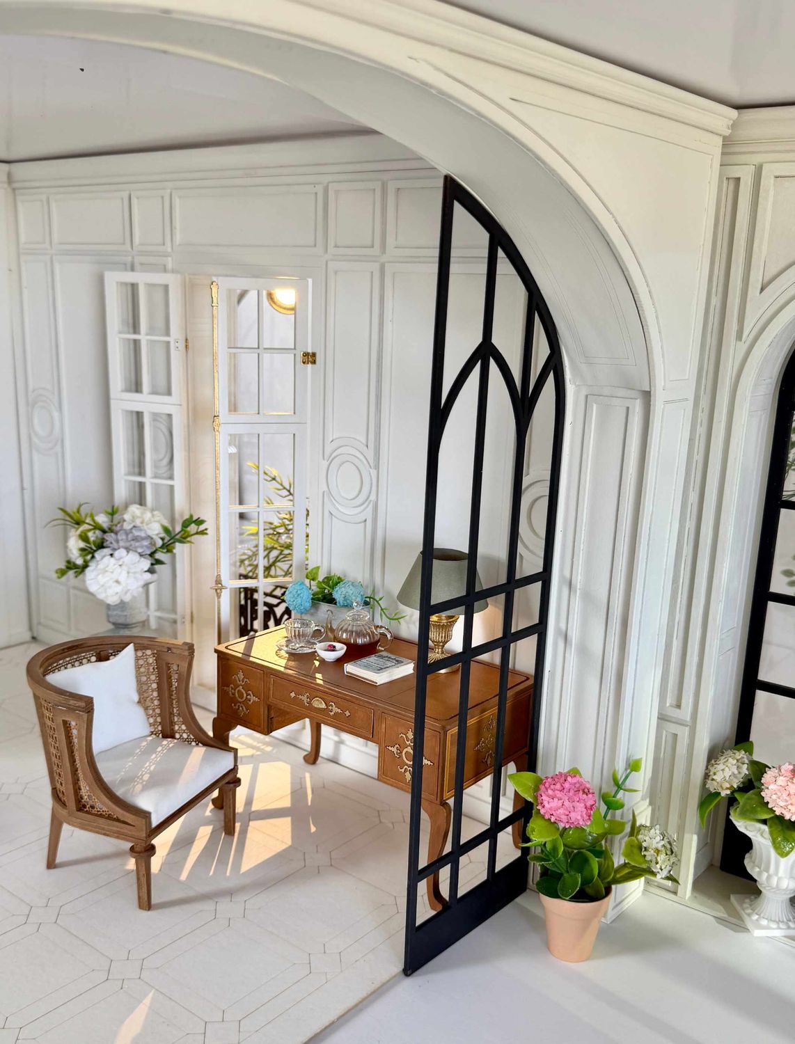 Large Archway Wall - with mouldings on both sides and room divider screen –  1:6 scale DIY kit
