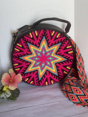 BOLSOS CON APLIQUE WAYUU