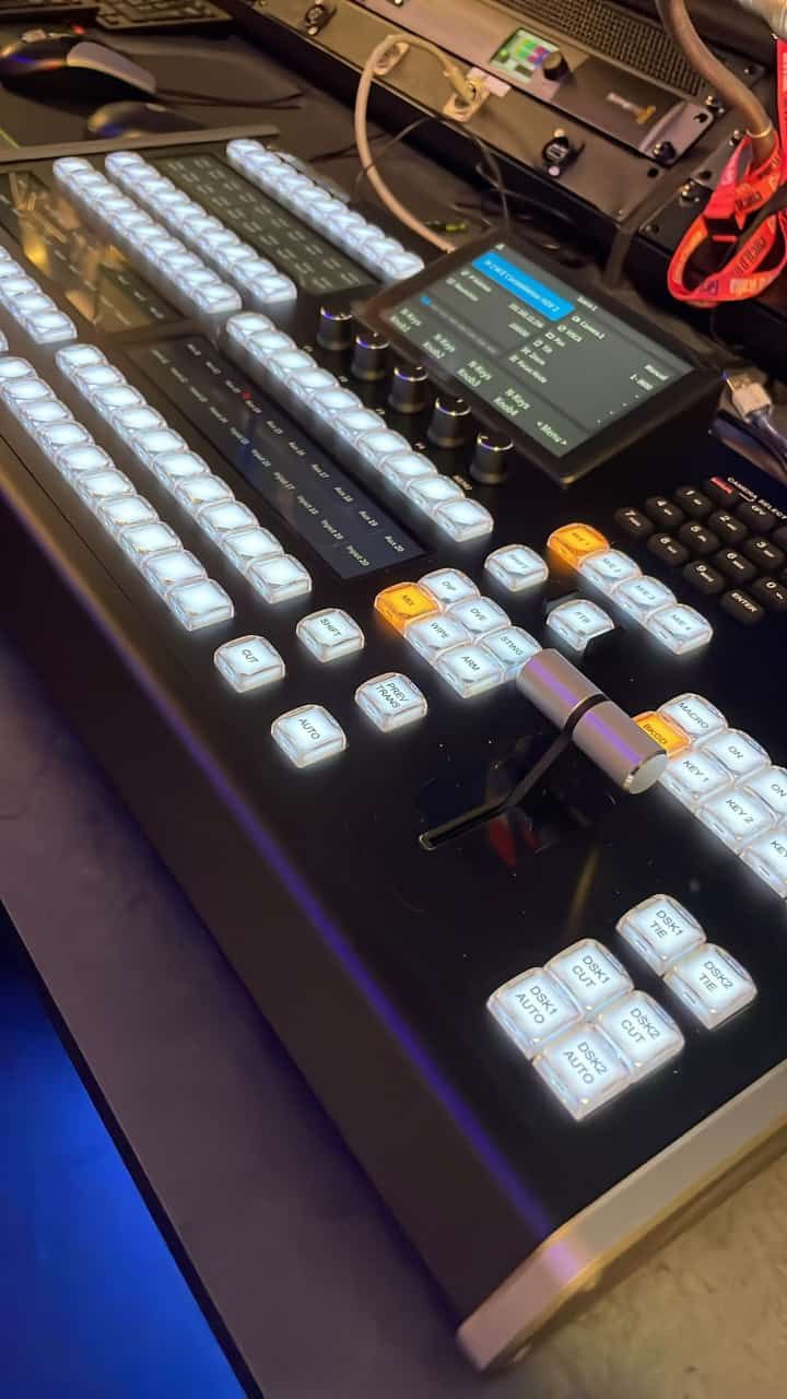 Advanced professional control panel compatible with ATEM, vMix, and OBS Studio, featuring built-in PTZ camera control and an expanded set of illuminated buttons. Designed for demanding live production environments, it offers a compact yet powerful layout with intuitive operation. Ideal for technical directors and content creators who need precise switching, PTZ camera movements, and full control over complex video workflows. Seamlessly integrates with multicam switchers and streaming platforms, providing reliable connectivity for professional AV productions.